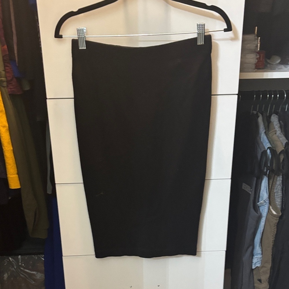 Vince Elegant Black Pencil Skirt